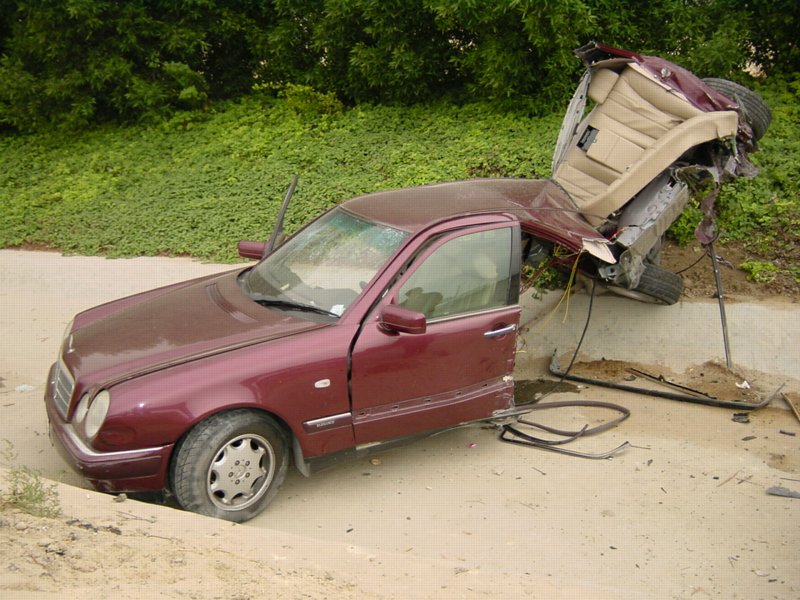 crash mercedes